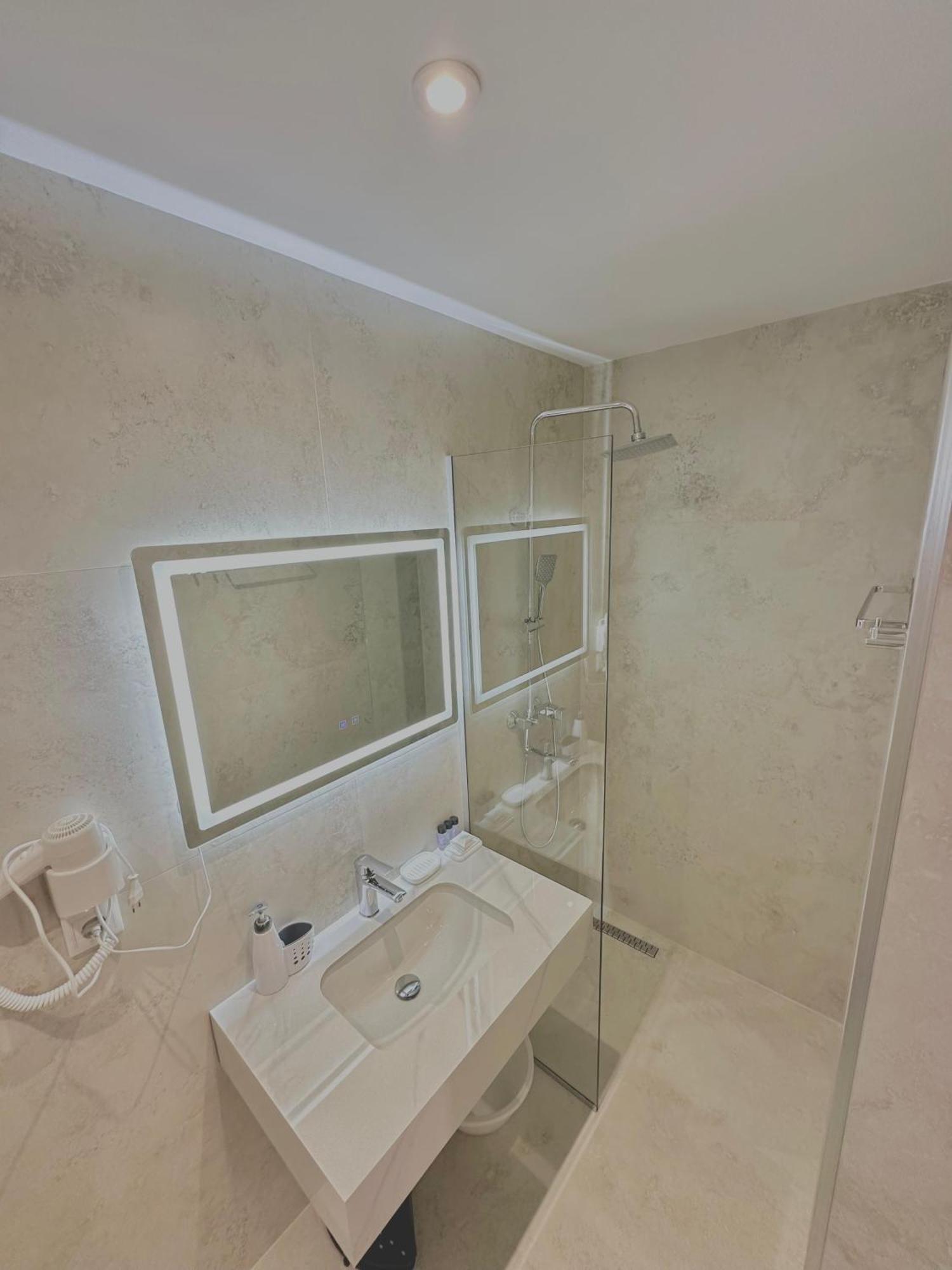 Lido Apartments ヒマラ 部屋 写真